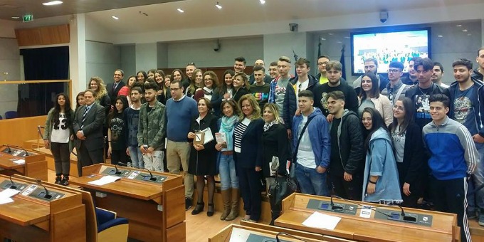 armando cesaro ragazzi in aula